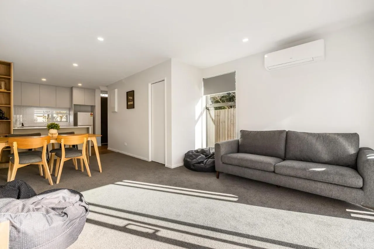 Linwood Avenue - Christchurch Holiday Home