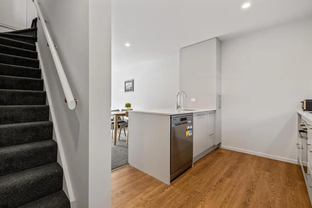 Linwood Avenue - Christchurch Holiday Home